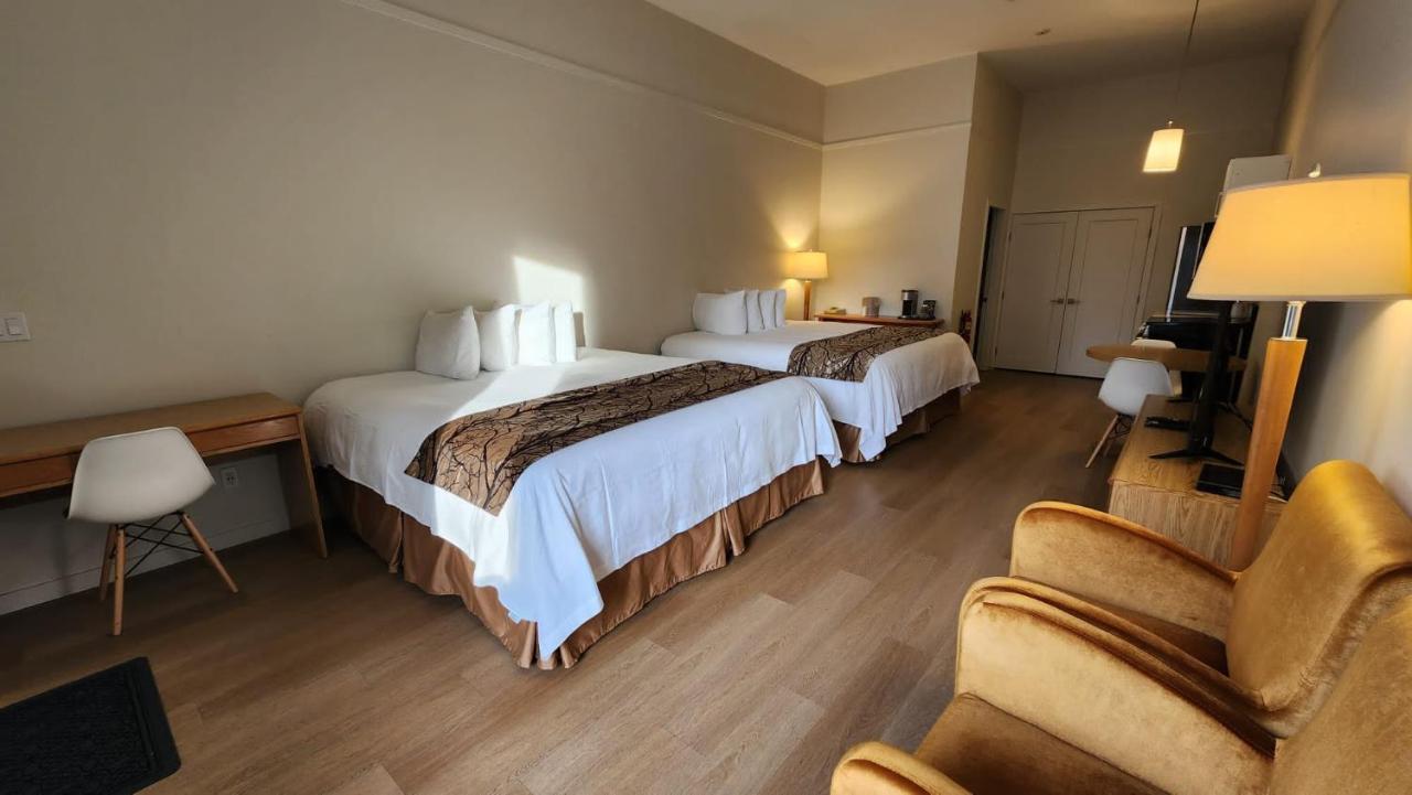 The Cedars Inn Hotel & Convention Centre Gibsons Eksteriør billede