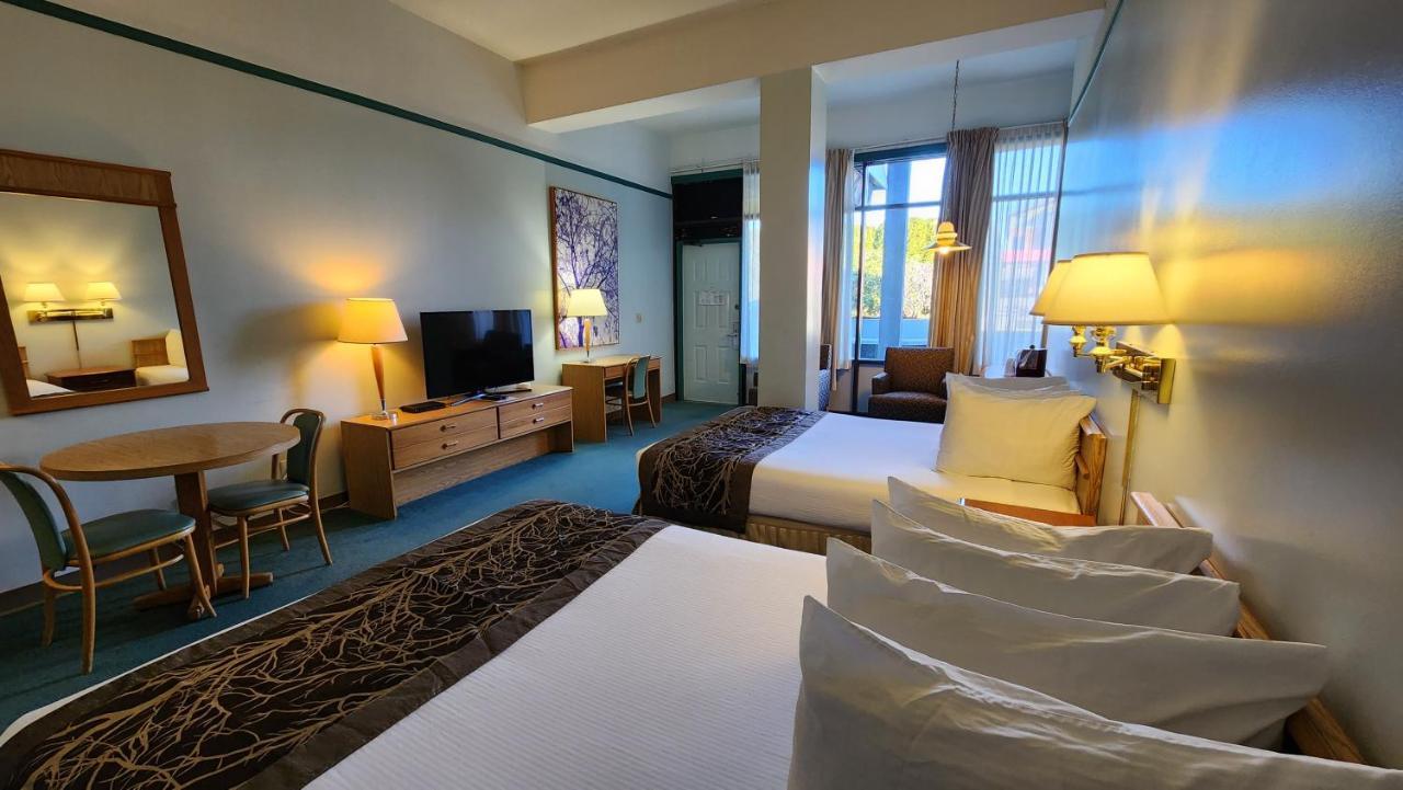 The Cedars Inn Hotel & Convention Centre Gibsons Eksteriør billede