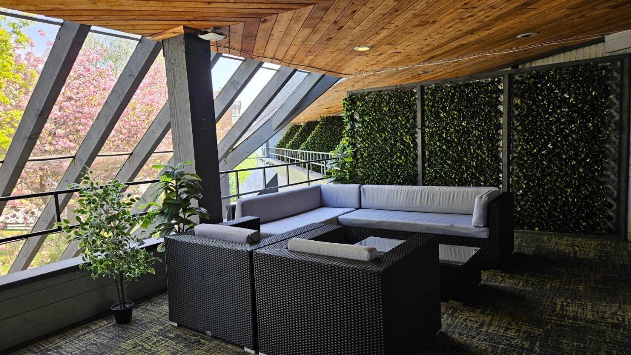 The Cedars Inn Hotel & Convention Centre Gibsons Eksteriør billede