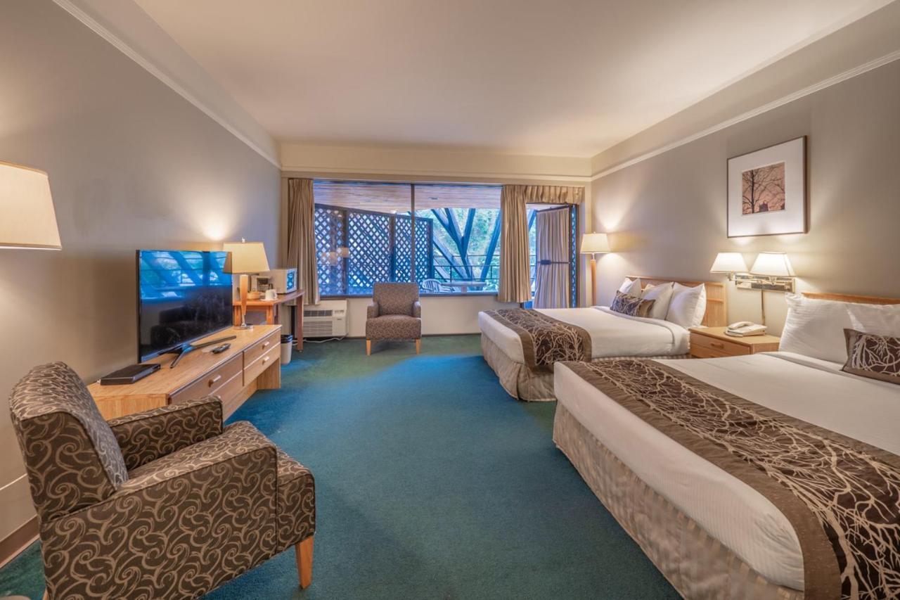 The Cedars Inn Hotel & Convention Centre Gibsons Eksteriør billede